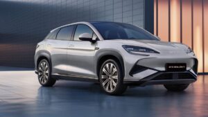 Estetika Laut dengan Sentuhan DinamisGaris-garisnya yang ramping dan mengalir serta profil aerodinamis memberikan SEALION 7 tampilan sporty dan futuristik yang menarik perhatian ke mana pun Anda pergi. 